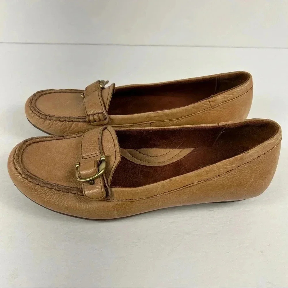 Naturalizer Tan Loafers-Size 8.5